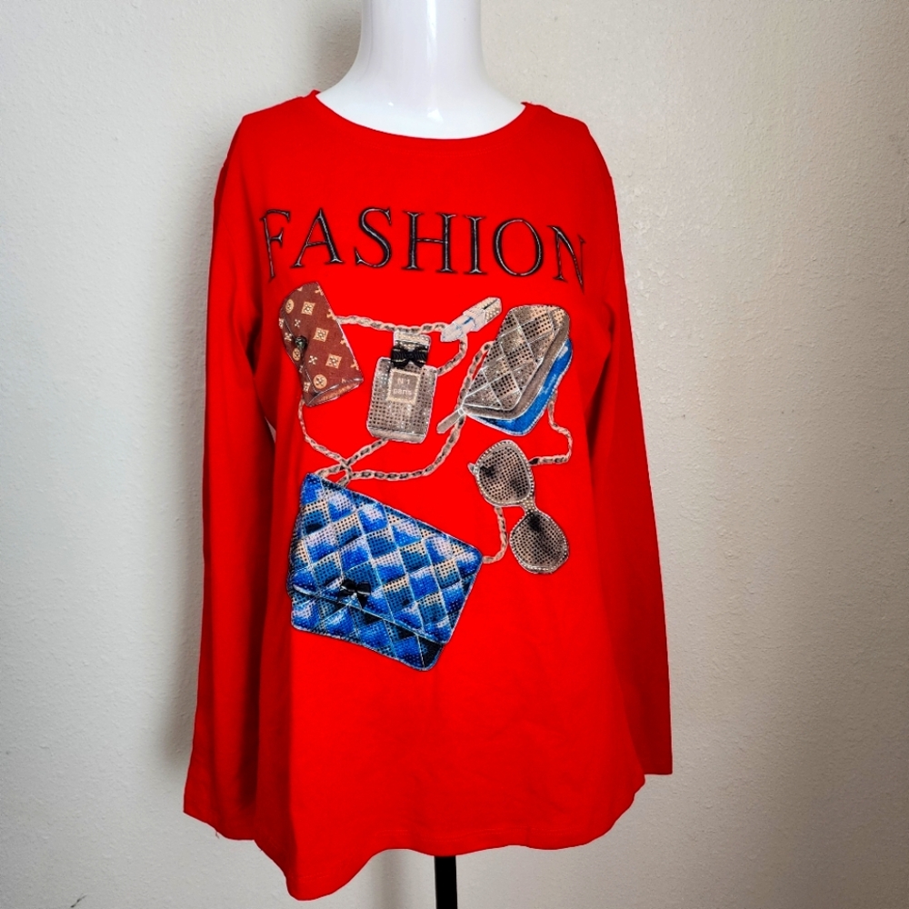 Designed in italy women's fashion t shirt with rhinestones